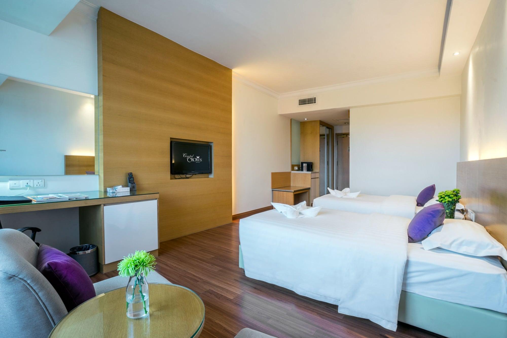 Crystal Crown Hotel Петалинг-Джая Экстерьер фото