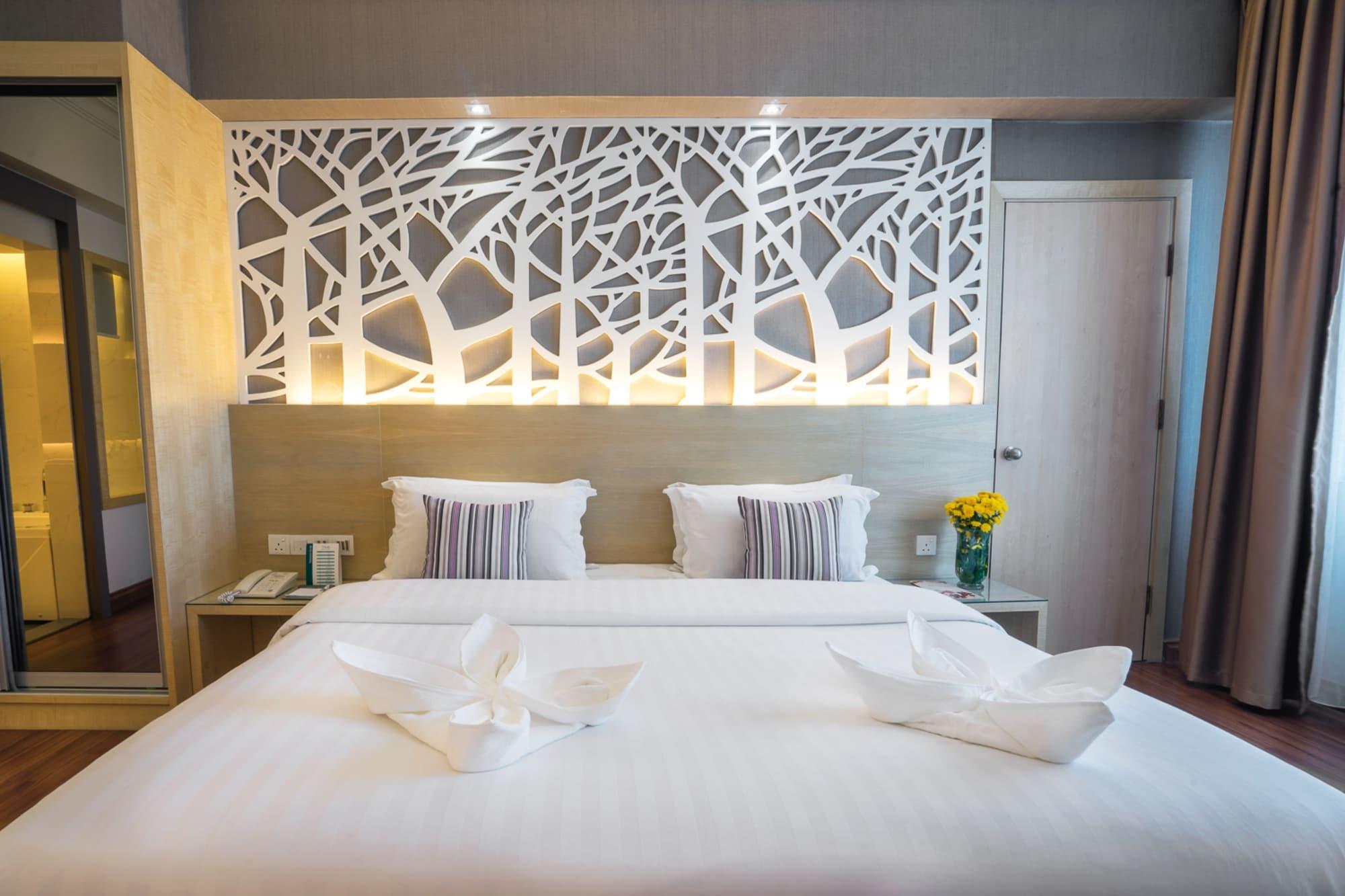 Crystal Crown Hotel Петалинг-Джая Экстерьер фото